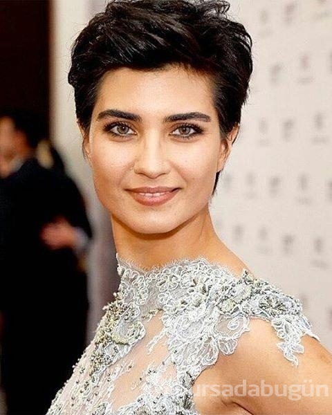 Tuba Büyüküstün'ün kitabı satışta