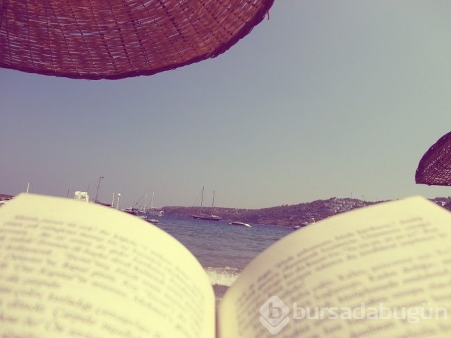 Uykudan önce kitap okuyanlara kötü haber!