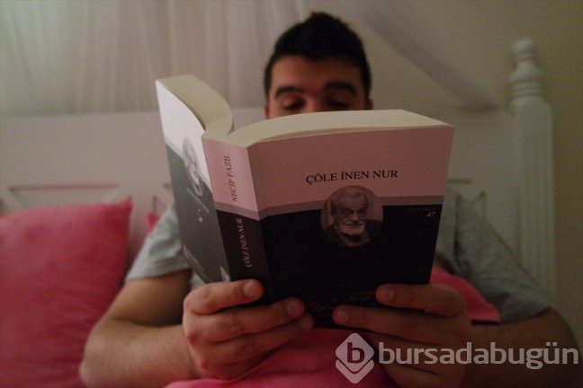 Uykudan önce kitap okuyanlara kötü haber!