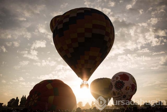 Sıcak hava balonları buluşması