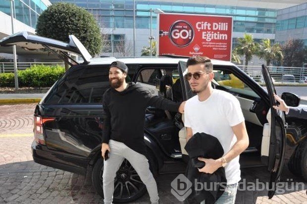 Milliler havaalanına tek tek geldi