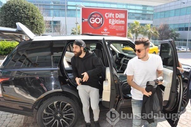 Milliler havaalanına tek tek geldi