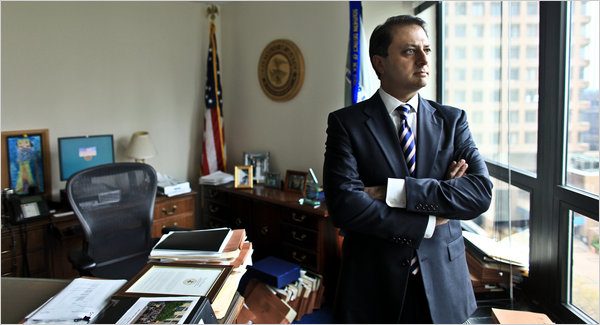 Rıza Sarraf'ı tutuklayan ABD'li savcı Preet Bharara kim?