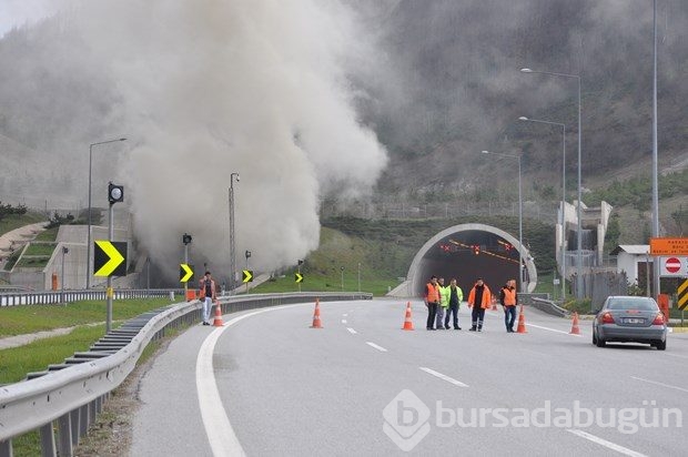 TIR yandı, Bolu Dağı Tüneli ulaşıma kapandı