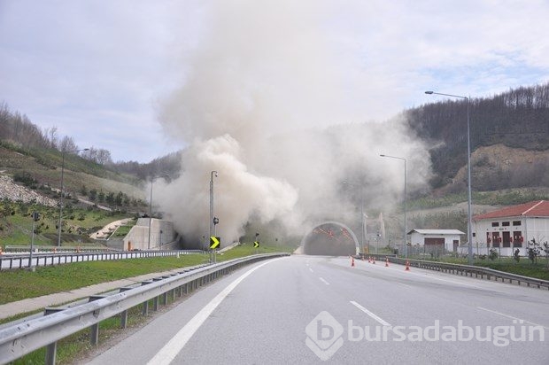 TIR yandı, Bolu Dağı Tüneli ulaşıma kapandı