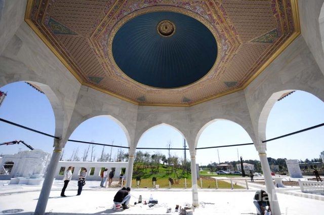 Antalya'da 'Osmanlı Bahçesi'