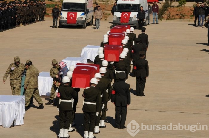 Şehitler için askeri tören düzenlendi