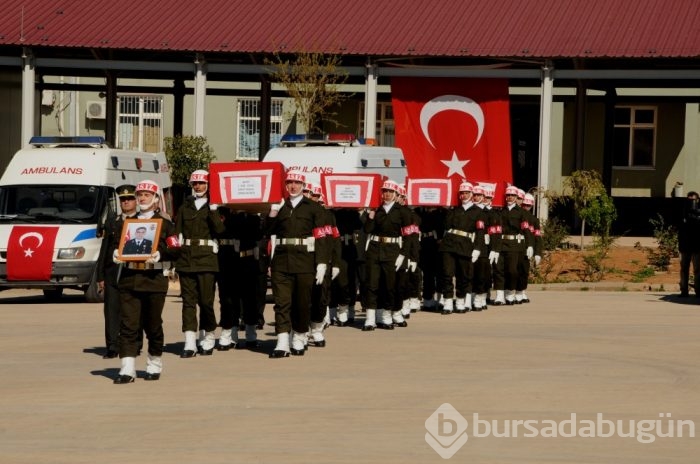 Şehitler için askeri tören düzenlendi