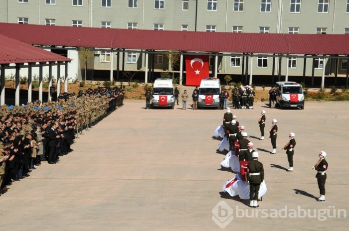 Şehitler için askeri tören düzenlendi