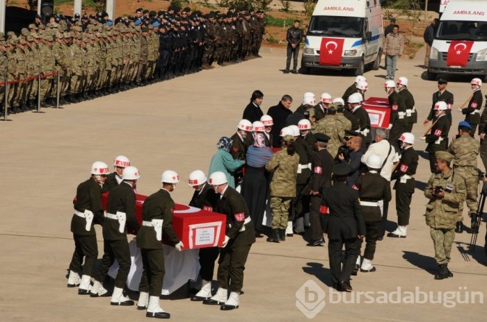 Şehitler için askeri tören düzenlendi