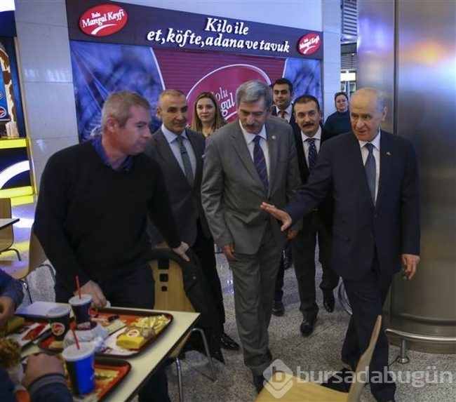 Devlet Bahçeli'den AVM ziyareti