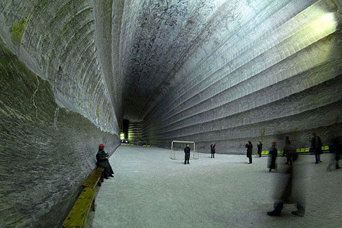 Şifa için yerin 288 metre altına iniyorlar