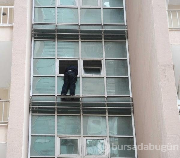 Polis ''Ezan okunuyor'' deyince intihardan vazgeçti