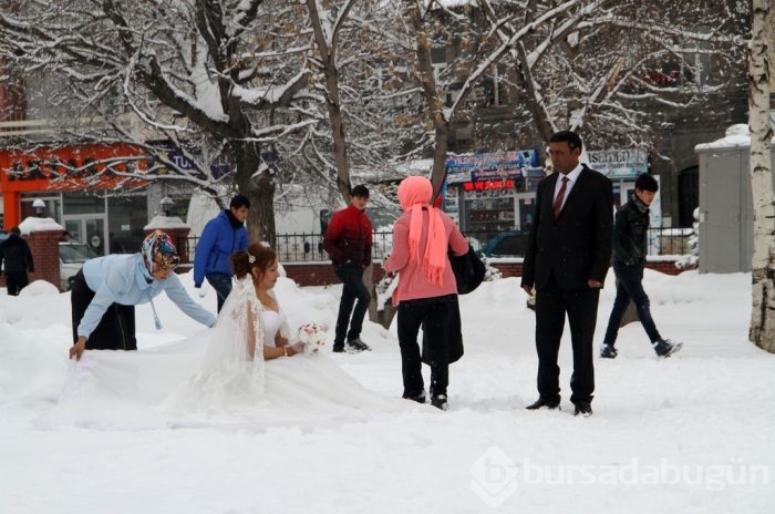 Ardahan güne karla uyandı