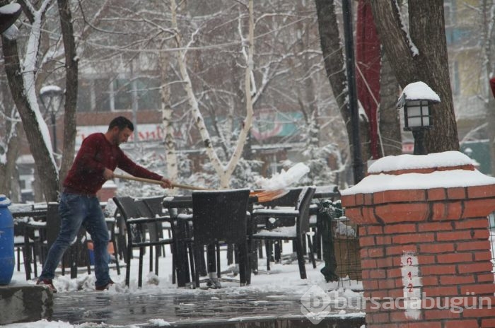 Ardahan güne karla uyandı