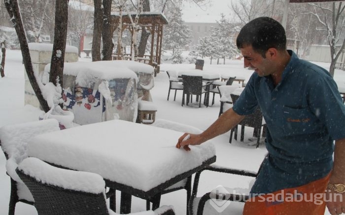 Ardahan güne karla uyandı