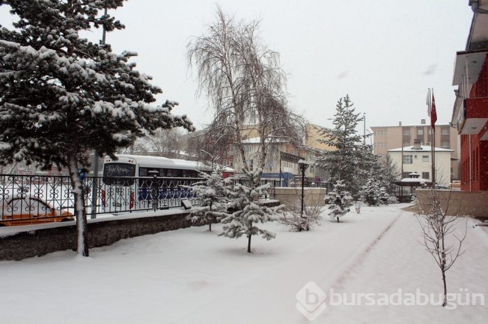 Ardahan güne karla uyandı