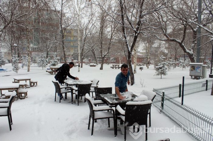 Ardahan güne karla uyandı