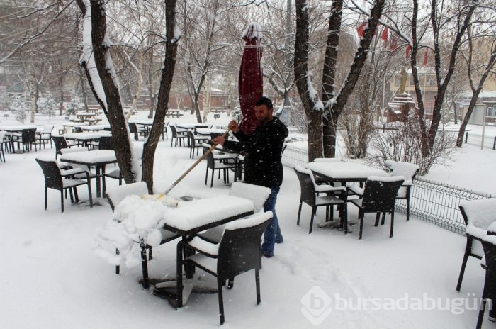 Ardahan güne karla uyandı
