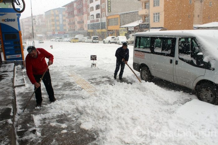 Ardahan güne karla uyandı