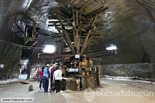 Şifa için yerin 288 metre altına iniyorlar