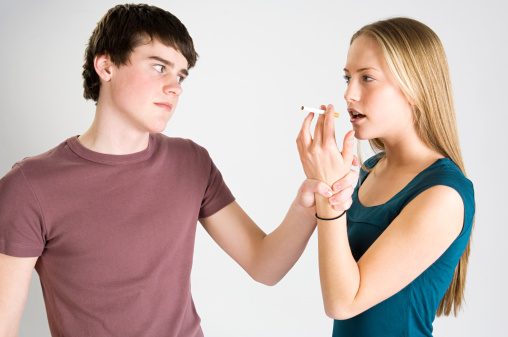 Sigara içen çocuğunuza nasıl yaklaşmalısınız?