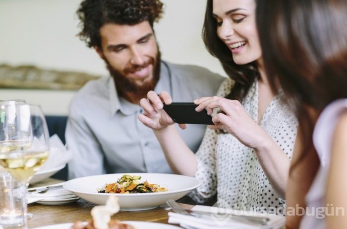 Bir gözünüz sürekli Instagram'daysa depresyona dikkat