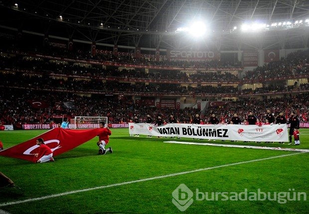 Cenk Tosun: Attığım gollere sevinemiyorum
