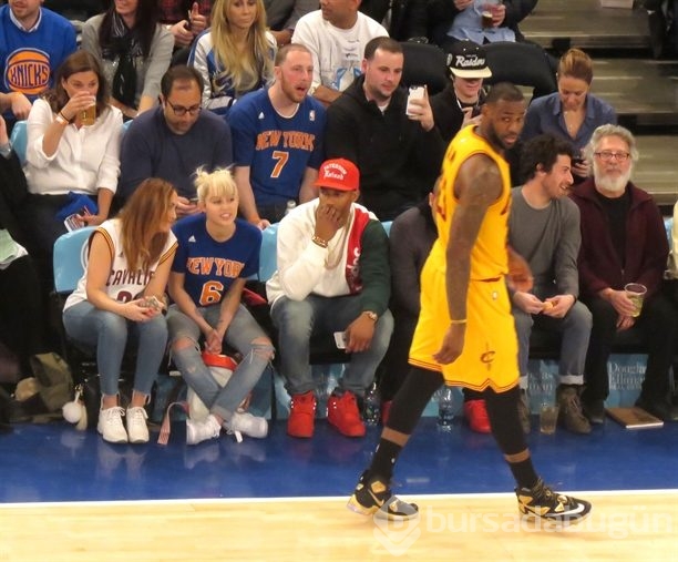 Miley Cyrus, LeBron James'e göz dikti!