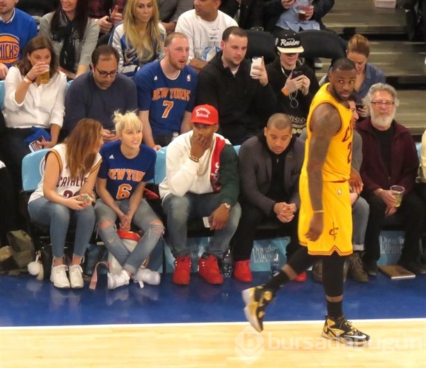 Miley Cyrus, LeBron James'e göz dikti!