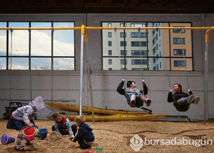 220 kişilik kasabada herkes aynı binada yaşıyor
