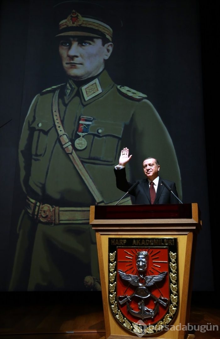 Erdoğan, Harp Akademileri Komutanlığını ziyaret etti