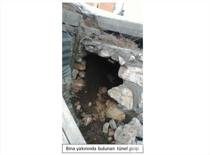 Teröristler evlerin girişini böyle tuzaklamış!