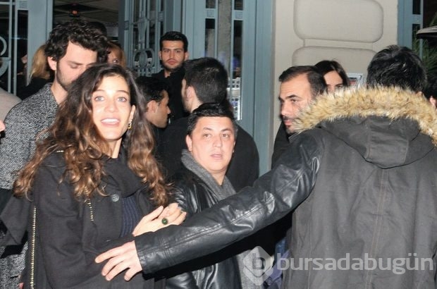 Berrak Tüzünataç'ın aşk öpücüğü Birkan'ı şaşırttı !