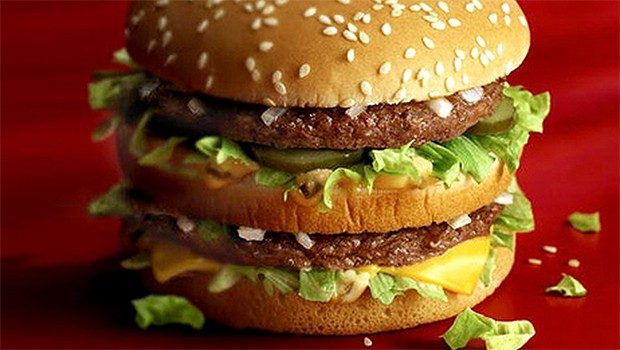 Asgari ücretliler büyük boy hamburger için ne kadar çalışmalı?