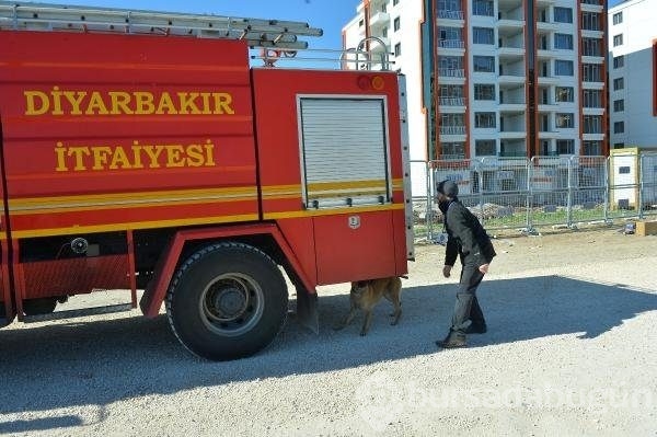 Dalgıç polisler meğer kanalizasyona bile girmiş