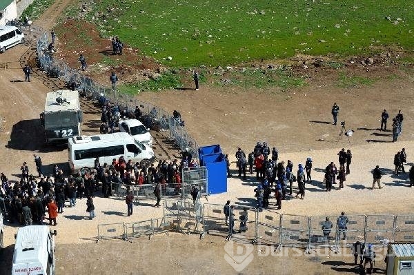 Dalgıç polisler meğer kanalizasyona bile girmiş