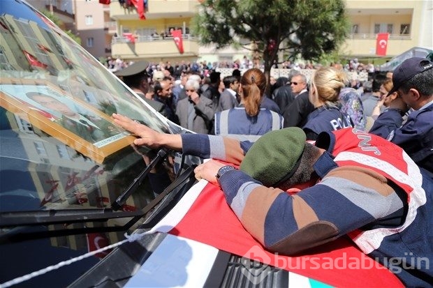 Şehit Yüzbaşı gözyaşlarıyla uğurlandı