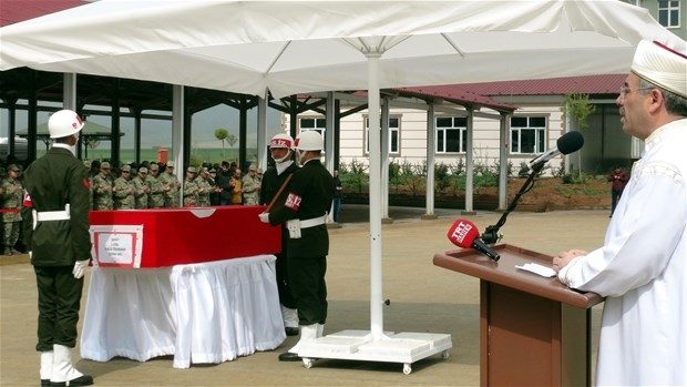 Şehit Yüzbaşı gözyaşlarıyla uğurlandı