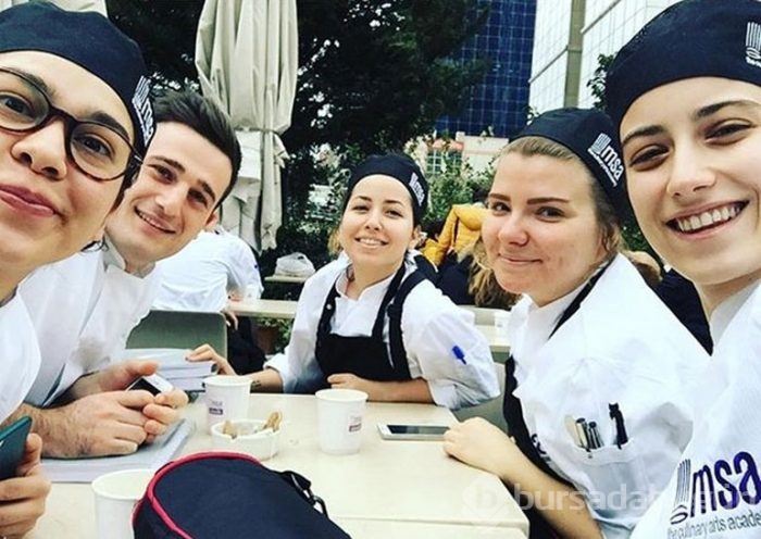 Hazal Kaya'dan sevenlerini üzecek karar