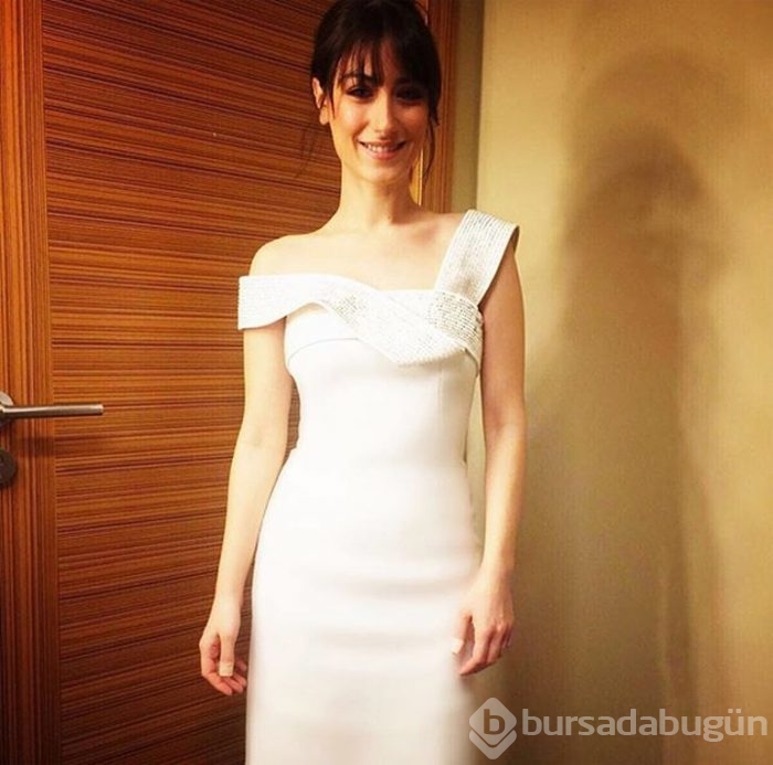 Hazal Kaya'dan sevenlerini üzecek karar