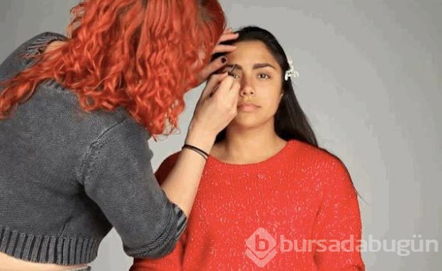 Aynaya baktınız ve karşınızdaki yüz annenizin 20 yıl önceki hali!