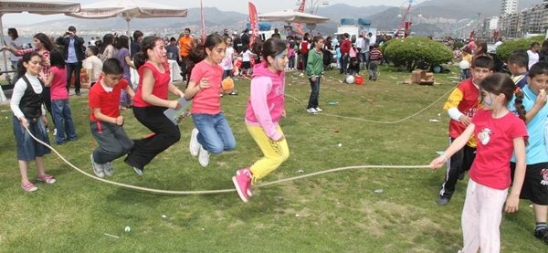 Sokakta oynayan çocuklar daha az hasta oluyor