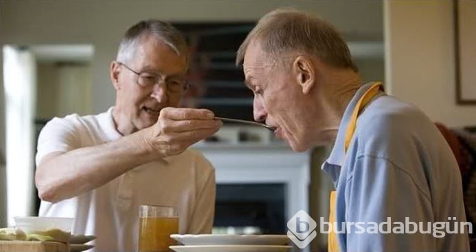 Alzheimer hastalarına bakanlar için öneriler