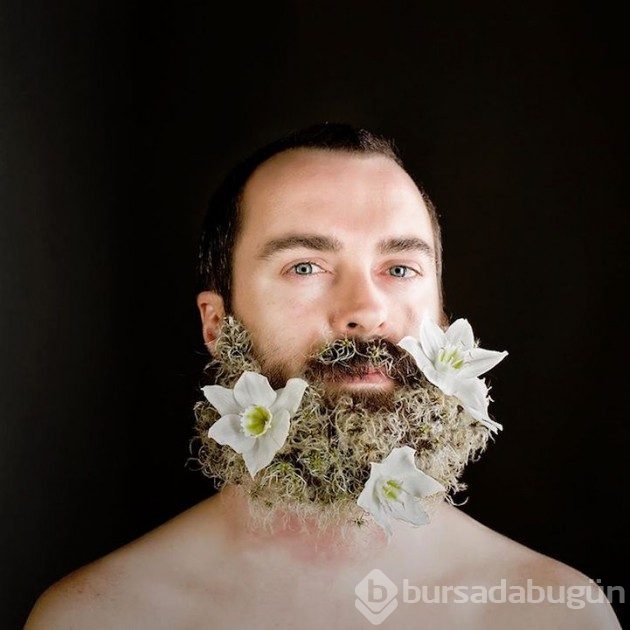 &#8203;16 fotoğrafla sakallarını çiçeklerle süslemiş adamlar
