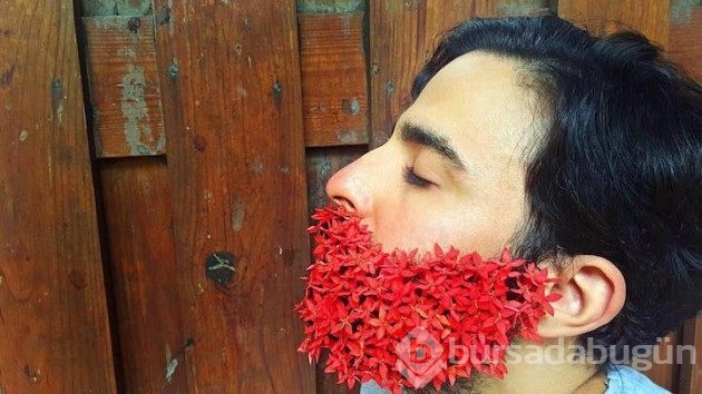 &#8203;16 fotoğrafla sakallarını çiçeklerle süslemiş adamlar

