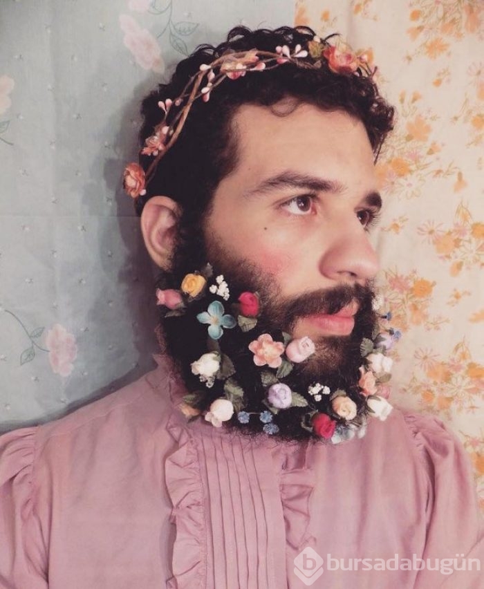 &#8203;16 fotoğrafla sakallarını çiçeklerle süslemiş adamlar
