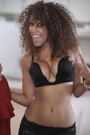 Olgun ve dolgun Claudia Jordan...