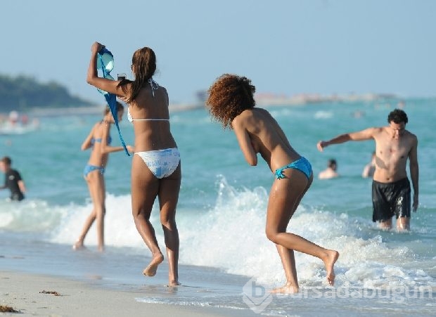 Olgun ve dolgun Claudia Jordan...