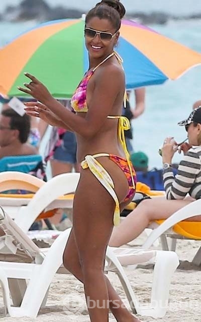 Olgun ve dolgun Claudia Jordan...